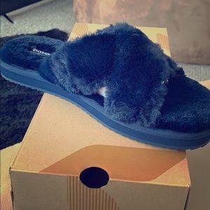 W Ballia Ugg slide ons- Koolaburra by Ugg